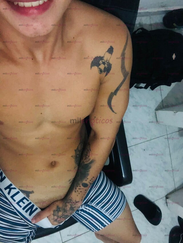 FOTOS DE GIGOLO SUPER SEXY PELI ROJO CON GANAS DE HACER TRAVESURAS SIN PARAR .