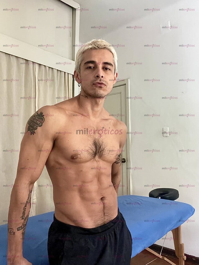 FOTOS DE MASAJISTA PROFESIONAL VERSÁTIL Y COMPLACIENTE