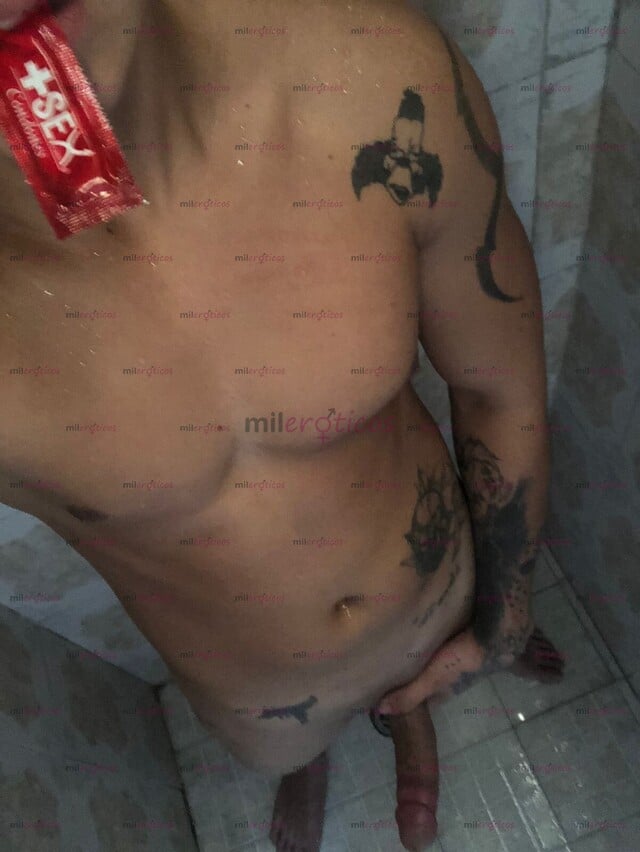 FOTOS DE GIGOLO SUPER SEXY PELI ROJO CON GANAS DE HACER TRAVESURAS SIN PARAR .