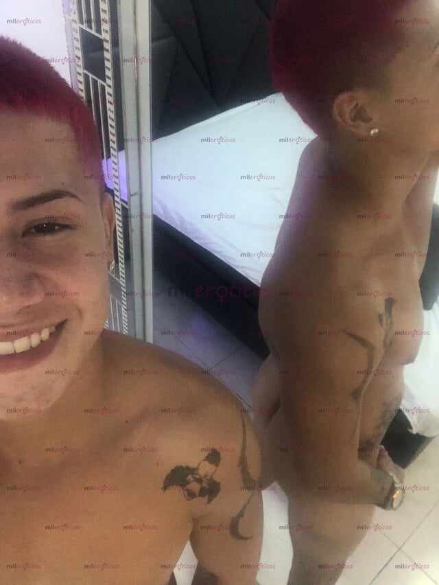 FOTOS DE GIGOLO SUPER SEXY PELI ROJO CON GANAS DE HACER TRAVESURAS SIN PARAR .