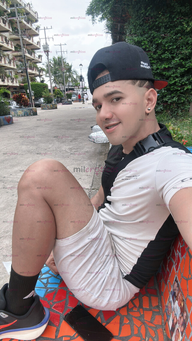 FOTOS DE CHICO SEXY ATLÉTICO CALIENTE LISTO PARA COMPLACERTE TAMBIÉN CONTENIDO RICO