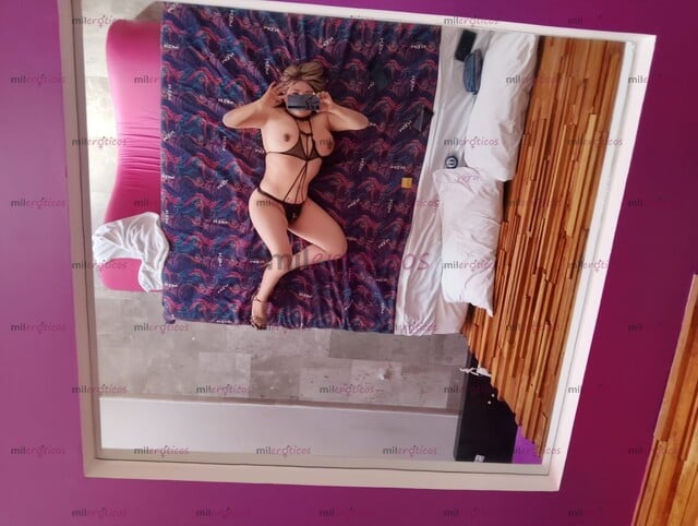 FOTOS DE ¿TE ATREVERIAS A TENER UNA AVENTURA EROTICA CON TU MAESTRA DE INGLES?