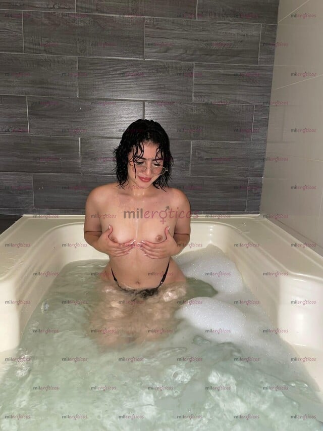 FOTOS DE JOVENCITA JUGUETÓNA SENSUAL Y ERÓTICA RICA FLAQUITA MEGAN
