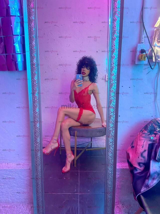 FOTOS DE NAOMI MODELO TRANS FLAQUITA Y NATURAL SIN OPERACIONES