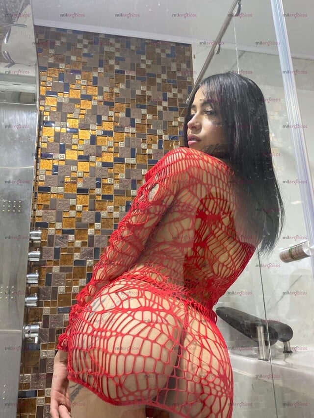 FOTOS DE HERMOSA FLACA, CARITA LINDA, PIEL BLANCA, CUERPO TATUADO Y CINTURA PEQUEÑA