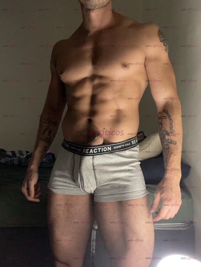FOTOS DE MASAJISTA PROFESIONAL VERSÁTIL Y COMPLACIENTE