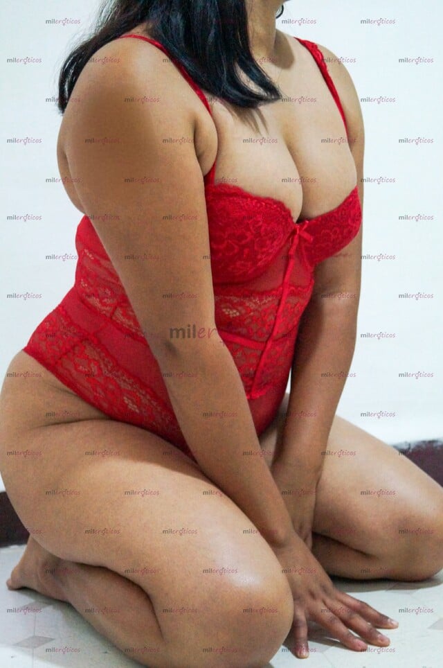 FOTOS DE ESMERALDA CULONCITA MUY CACHONDA Y NUEVA EN EL AMBIENTE VEN A CONOCERME PAPI