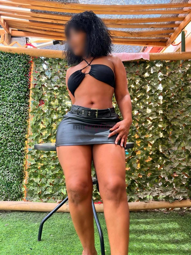 Hola me llamo tania una preciosa scort de 25 anos en mi conoceras una chica tierna angelical y caliente con muchas ganas de pasar contigo un momento r...