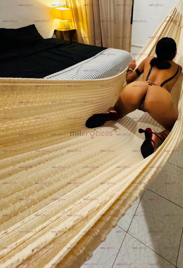 FOTOS DE YOUNG, EXUBERANT, SEXY, PRETTY FACE, 19 YEARS OLD