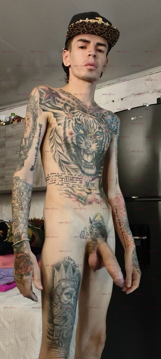 FOTOS DE FLACO TATUADO BLANCO MORBOSO ACTIVO FETICHERO