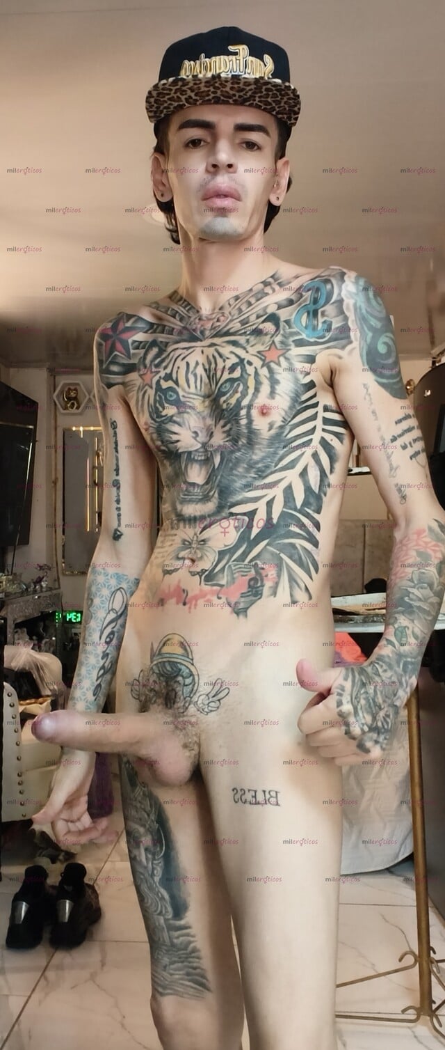 FOTOS DE FLACO TATUADO BLANCO MORBOSO ACTIVO FETICHERO
