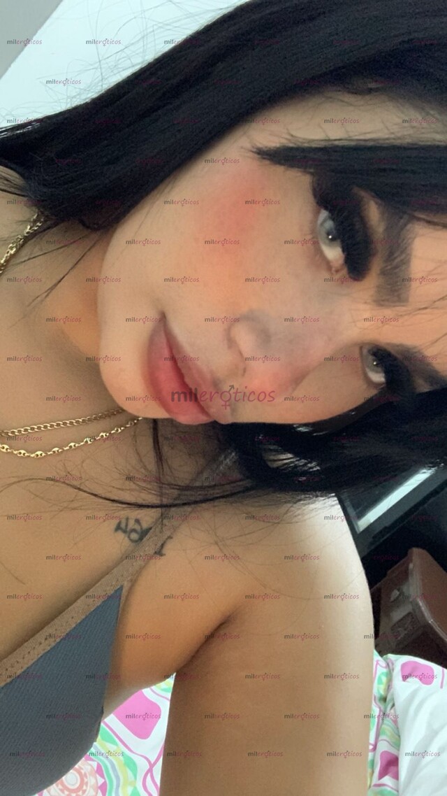 FOTOS DE EXCLUSIVA MUJER ELEGANTE CON UN HERMOSO CUERPO NATURAL