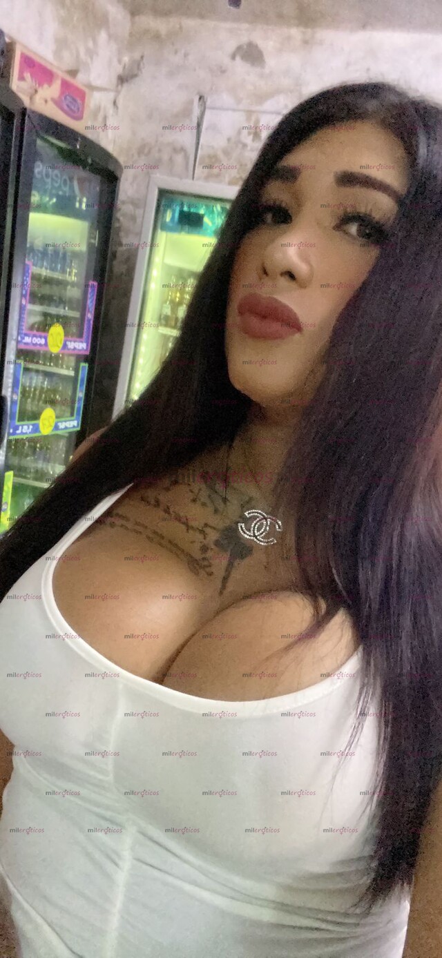 FOTOS DE MORENA ALTA FRONDOSA CULONA. TETONA APRETADITA