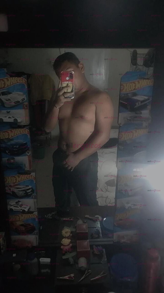 FOTOS DE HEY QUE TAL, CHICO UNIVERSITARIO QUE DA MASAJES ERÓTICOS A PAREJAS O SOLOS