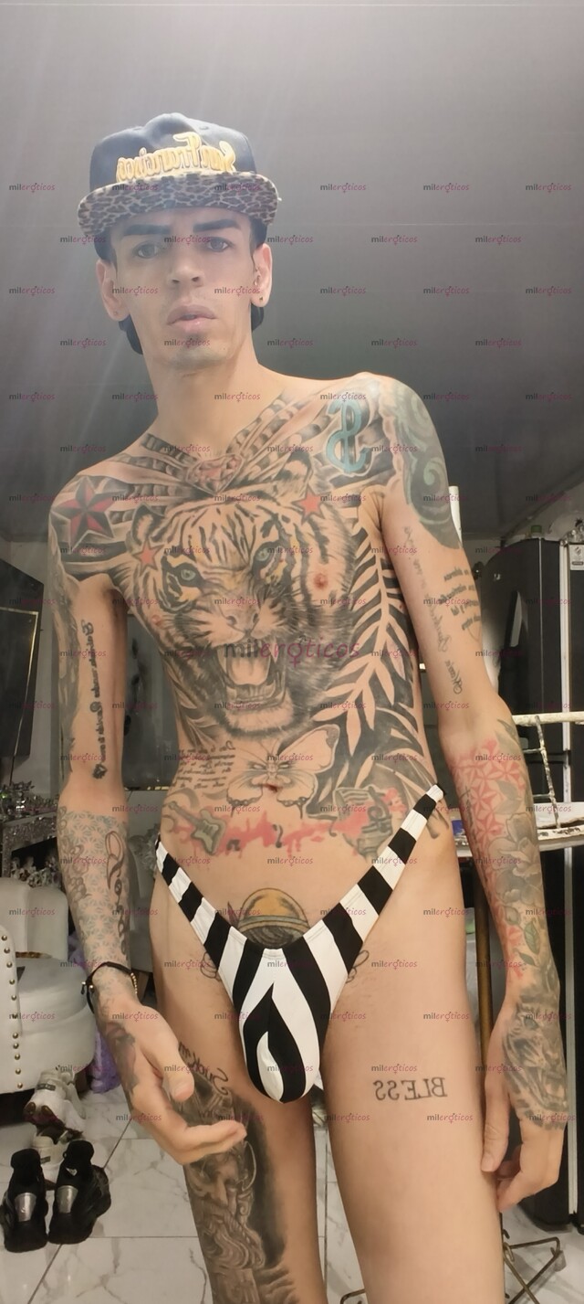 FOTOS DE FLACO ACTIVO BLANCO TATUADO MORBOSO FETICHERO