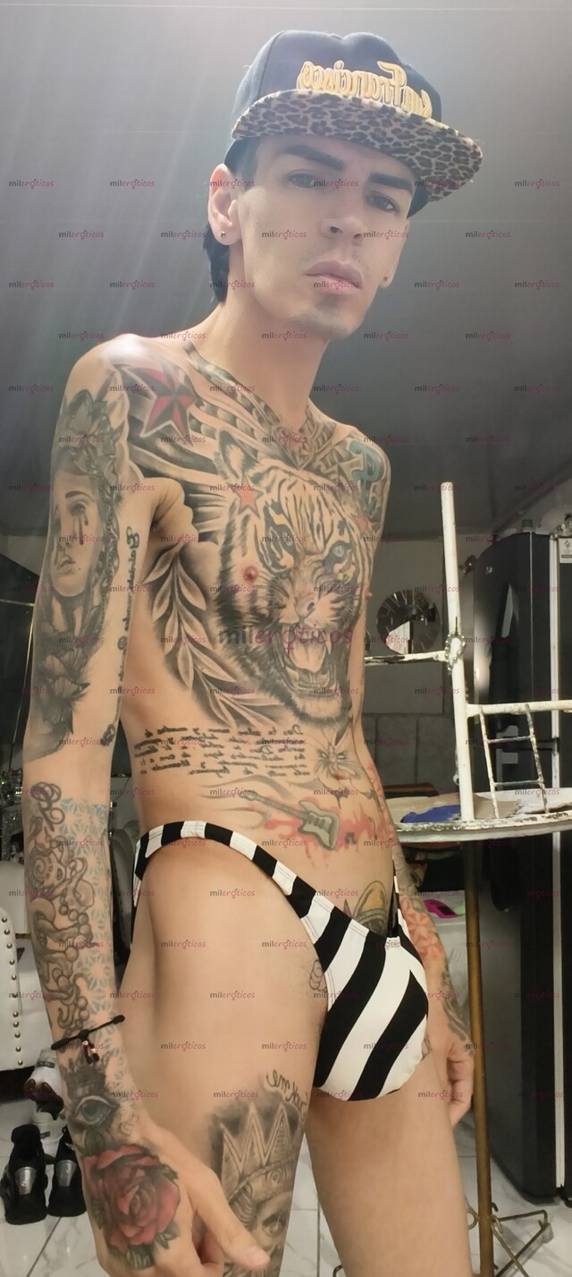 FOTOS DE FLACO ACTIVO BLANCO TATUADO MORBOSO FETICHERO