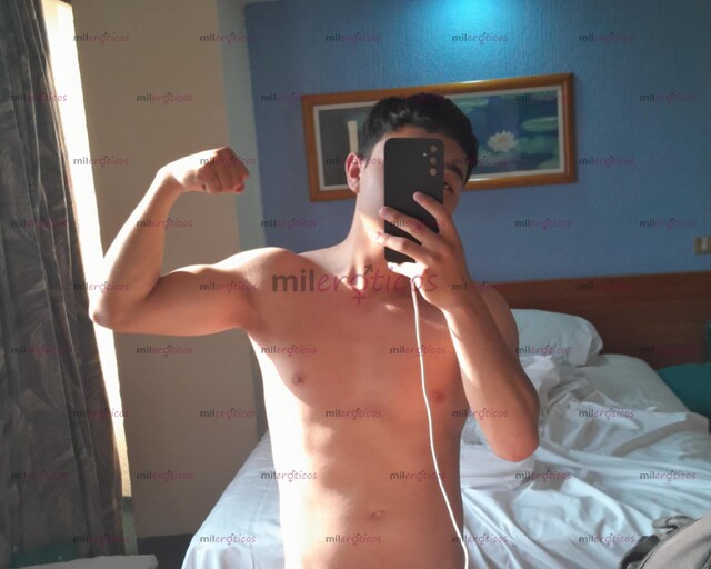 FOTOS DE HOLAA AMOR SOY UN CHICO MUY COMPLACIENTE LISTO PARA CUMPLIR TUS FANTASIAS