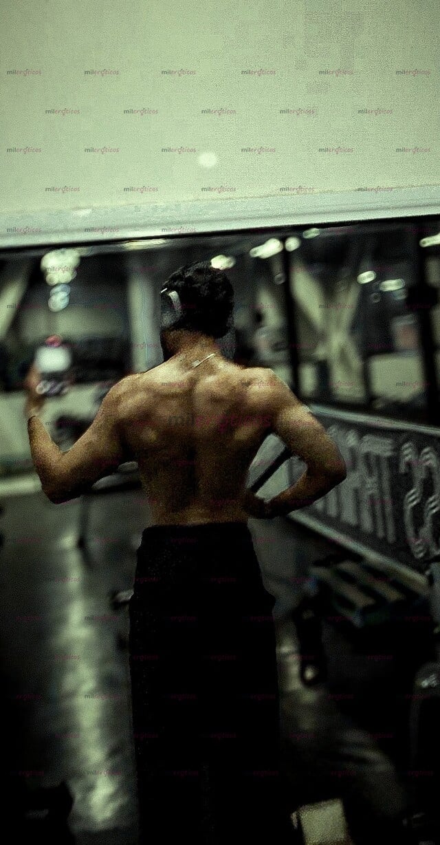 FOTOS DE MORRITOXL DE GYM HETERO CON 22CM PARA EXPRIMIR