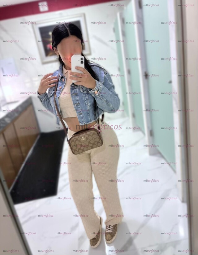 FOTOS DE TENGO UNA LENGÜITA JUGUETONA PARA SACARTE LA LECHE BB !!