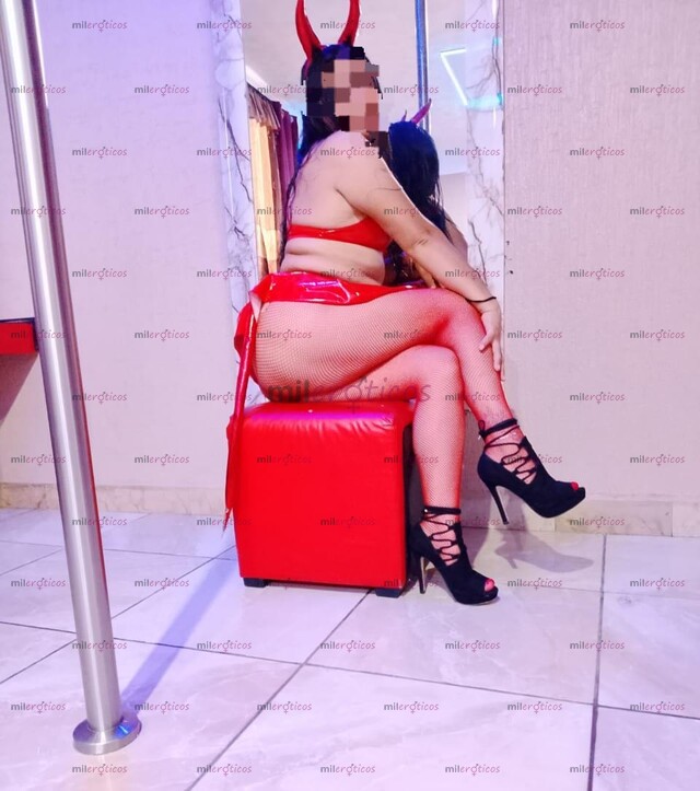 FOTOS DE EVA MILF Y CADERONA MIS CADERAS TE VOLVERAN LOKO