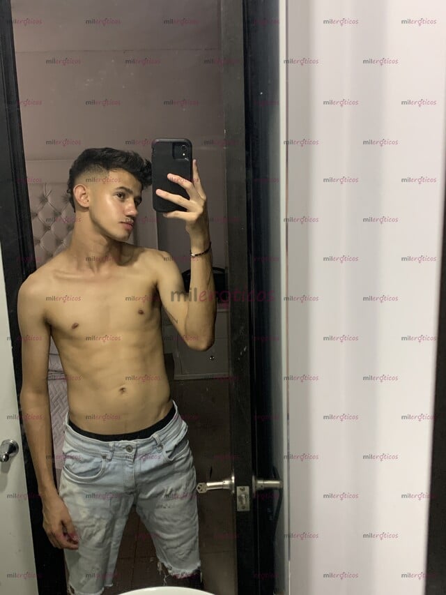 FOTOS DE JOVEN LECHERO ACT UNIVERSITARIO DE PASO POR TU CIUDAD 100% COMPLACIENTE LLÁMAME