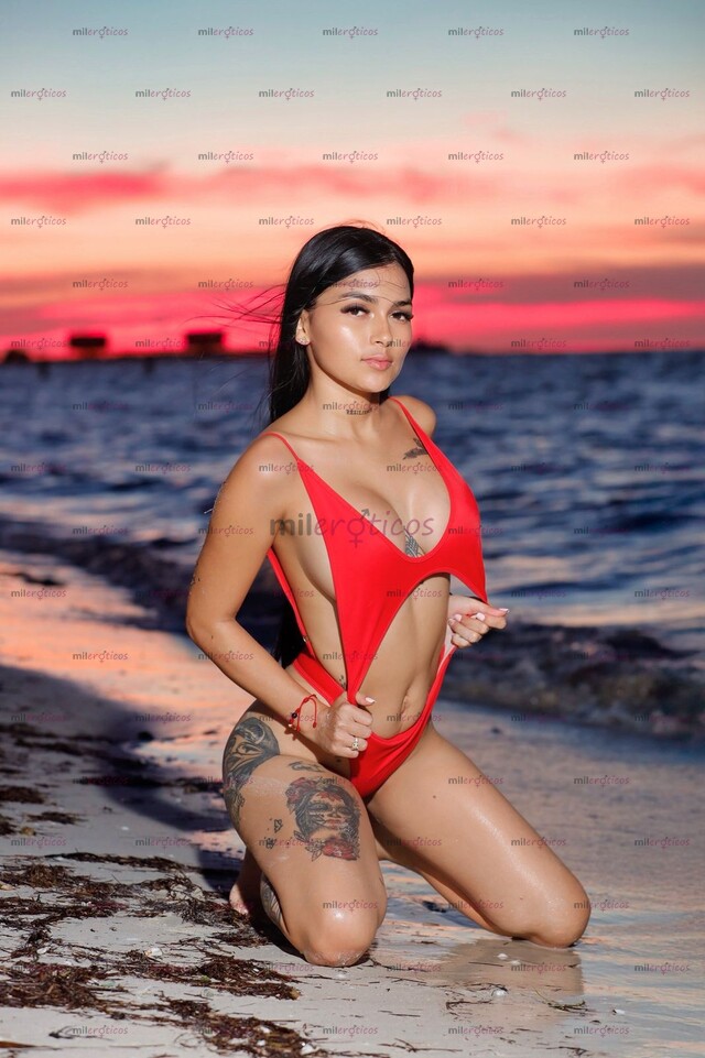 FOTOS DE ELEGANTE Y SOFISTICADA ALIZEE SANZETH MODELO FIT NATURAL 20 AÑOS