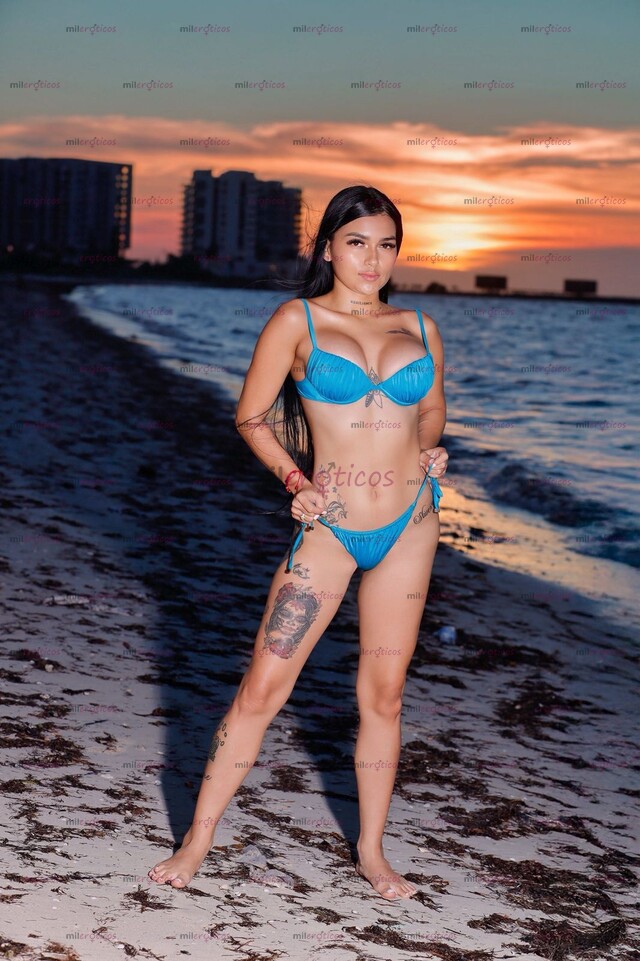 FOTOS DE ELEGANTE Y SOFISTICADA ALIZEE SANZETH MODELO FIT NATURAL 20 AÑOS