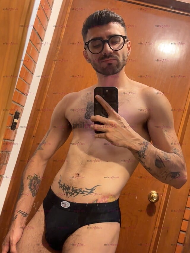 FOTOS DE JOSH DELGADO TATUADO, BUEN FÍSICO DISFRUTA DE MI COMPAÑÍA
