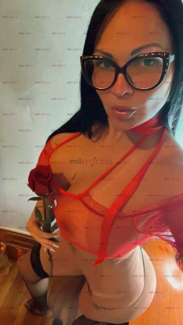 FOTOS DE SEXY TETONA Y CULONA CON GANAS DE SACARTE TODA LA LECHE PAPI