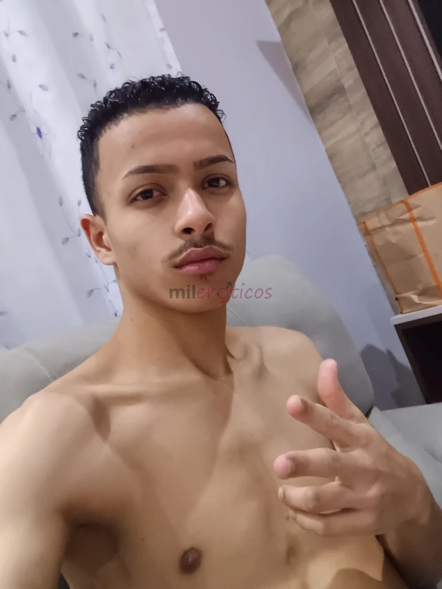 Eu me chamo marcus vinicius tenho 1 75 de altura e peso 59 kg sou moreno passivo se voce busca prazer de verdade eu sou a pessoa certa para isso bons...