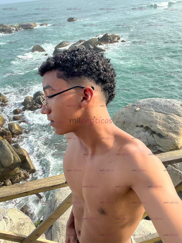 FOTOS DE JOVEN CHAVO FRESCO ESBELTO POLLITO DE GYM