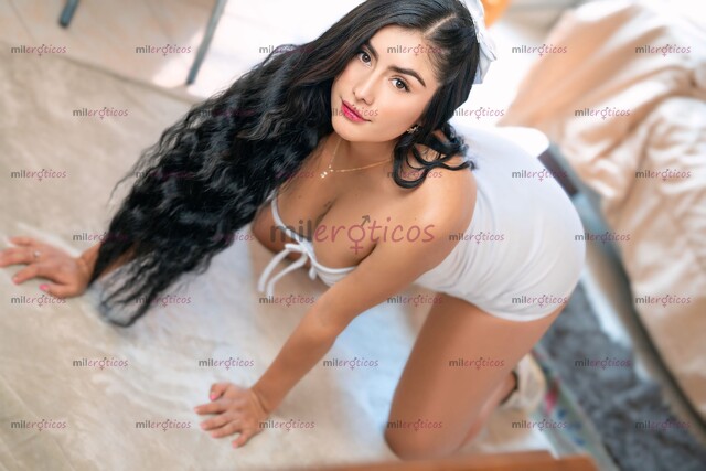 FOTOS DE PRINCESA DE PELO LARGO PERFECTAS CURVAS Y CULO D IMPACTO ADICTA AL SEXO PASIONAL