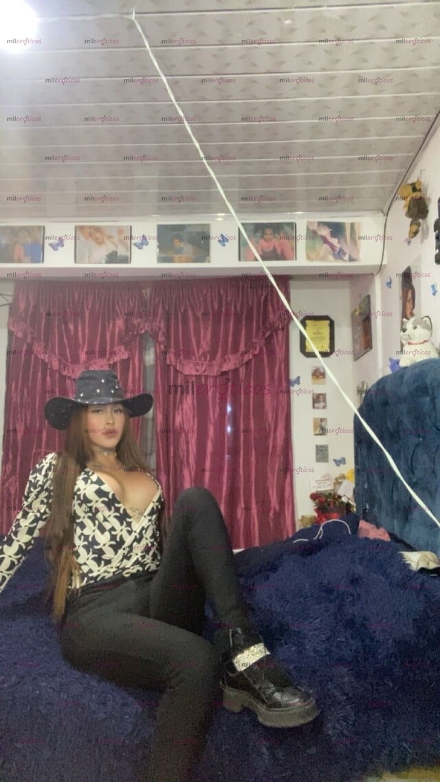 FOTOS DE HERMOSA CHICA TRANS. ME ENCANTA CHUPAR CON BASTANTE SALIVA