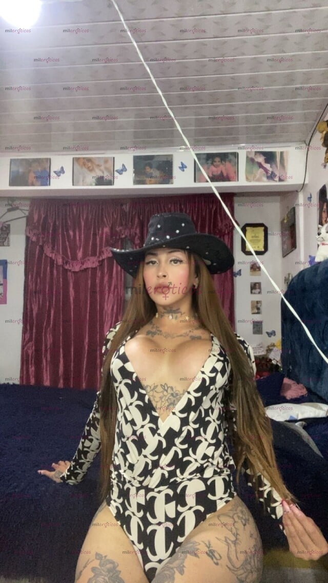 FOTOS DE HERMOSA CHICA TRANS. ME ENCANTA CHUPAR CON BASTANTE SALIVA
