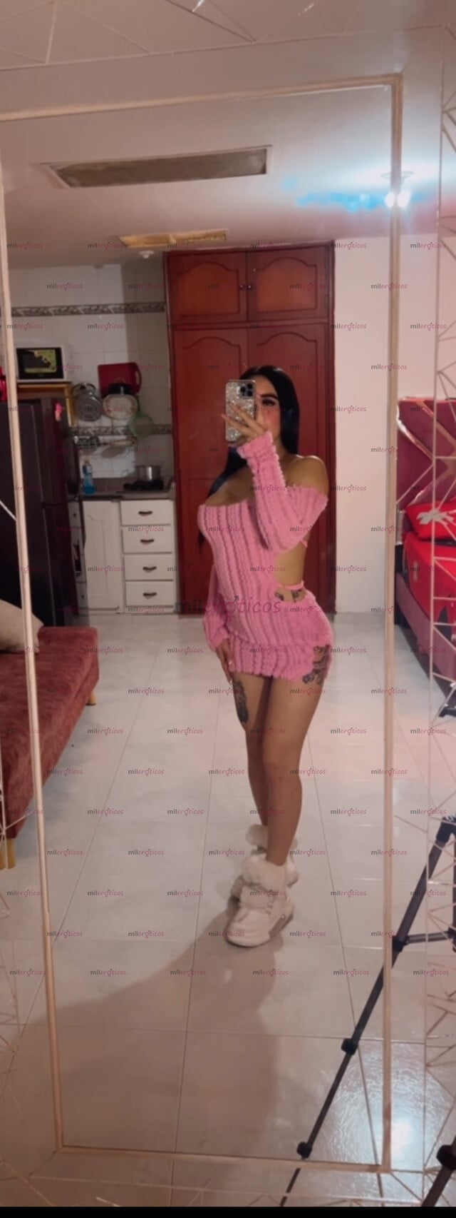 FOTOS DE HERMOSA TETONA Y MUY FEMENINA DISPUESTA A TODO