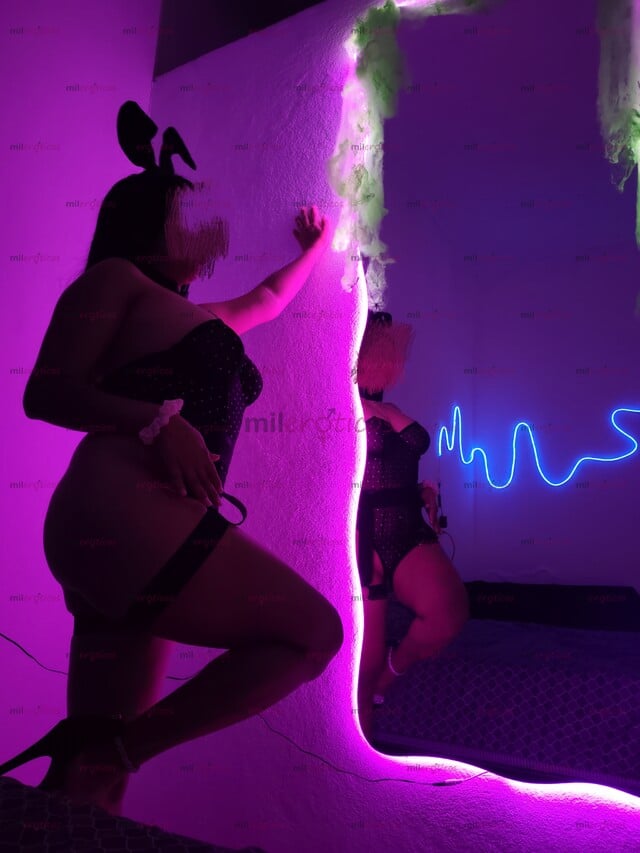 FOTOS DE CAROLINA DISPONIBLE PARA QUE VENGAS Y ME DES TODA TU LECHITA CALIENTITA PAPI