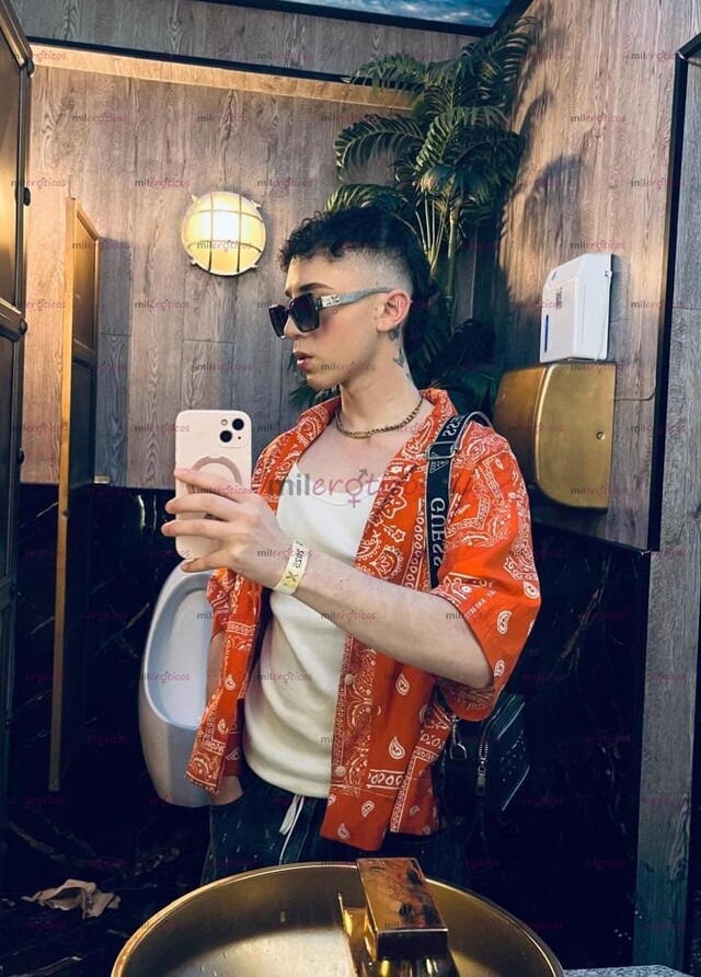 FOTOS DE CHICO UNIVERSITARIO CON GANAS DE DIVERTIRSE