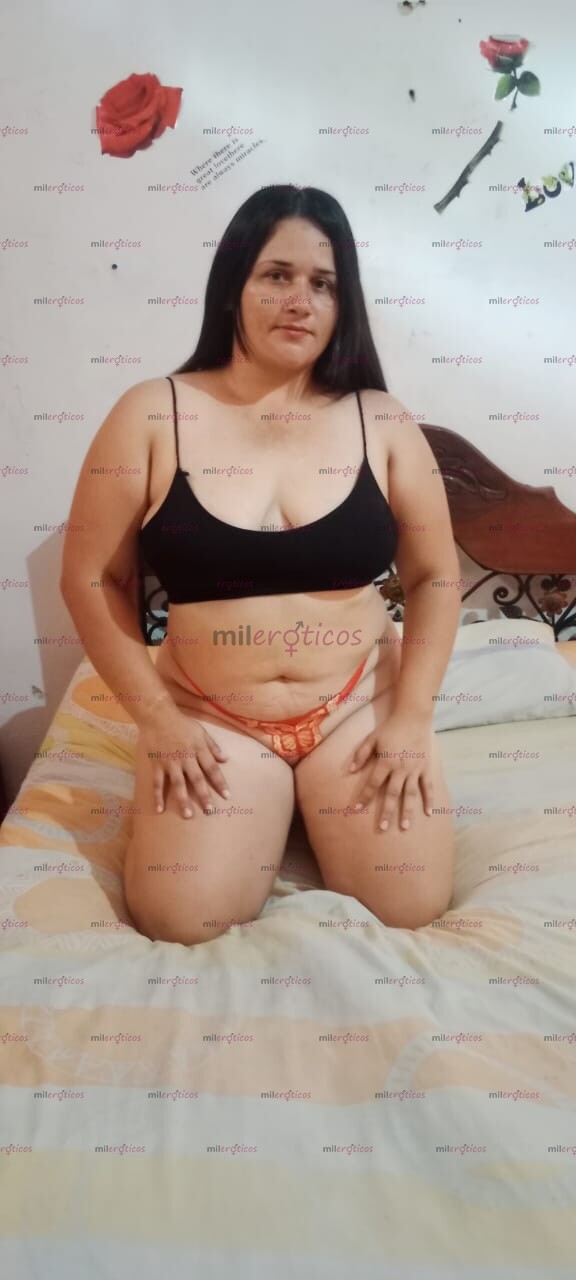 FOTOS DE ROXANA HERMOSA CHICA ACUERPADITA CON GANAS DE VERGA