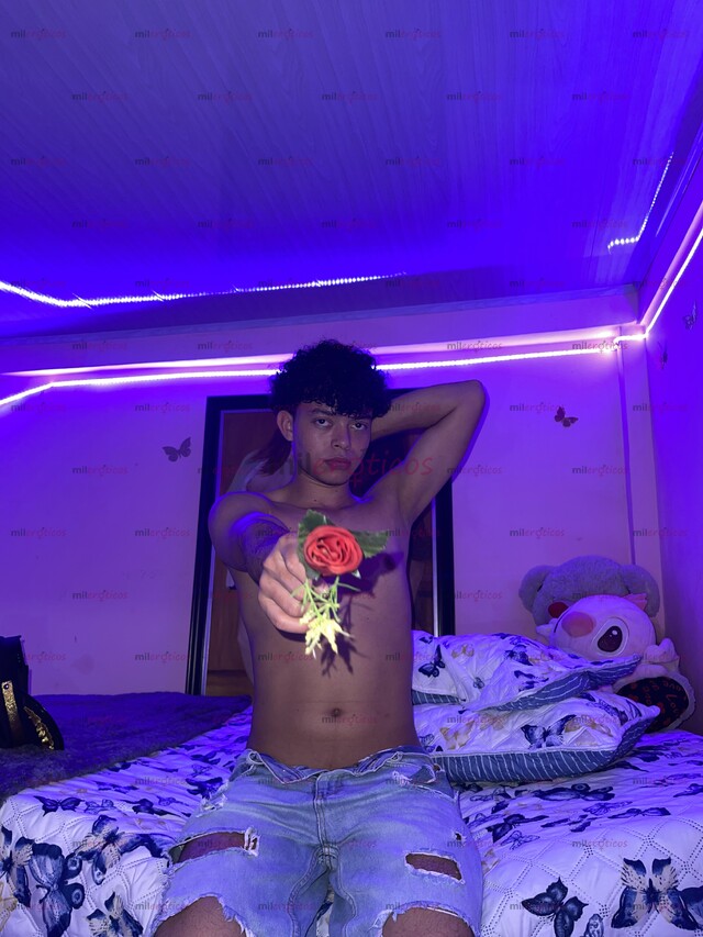 FOTOS DE ANDREY UN CHICO COMPLACIENTE EN TUS DESEOS