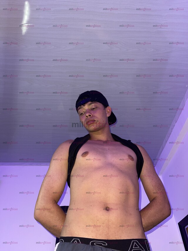 FOTOS DE ANDREY UN CHICO COMPLACIENTE EN TUS DESEOS