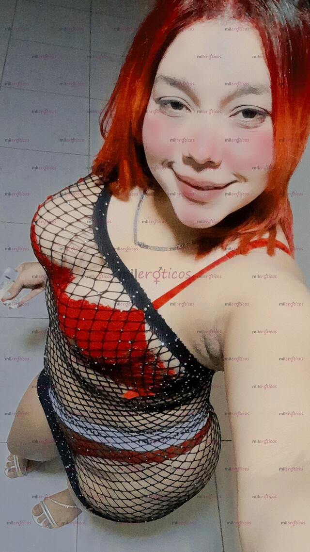 FOTOS DE CINDY HERMOSA PELIROJA CON CUERPO VOLUPTUOSO