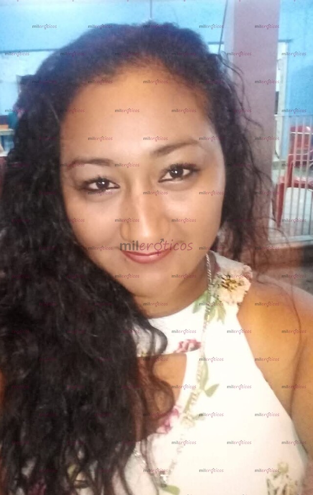 FOTOS DE HERMOSA BELLA MORENA BUENA ONDA CON LUGAR LLAMAME SIN PRISAS