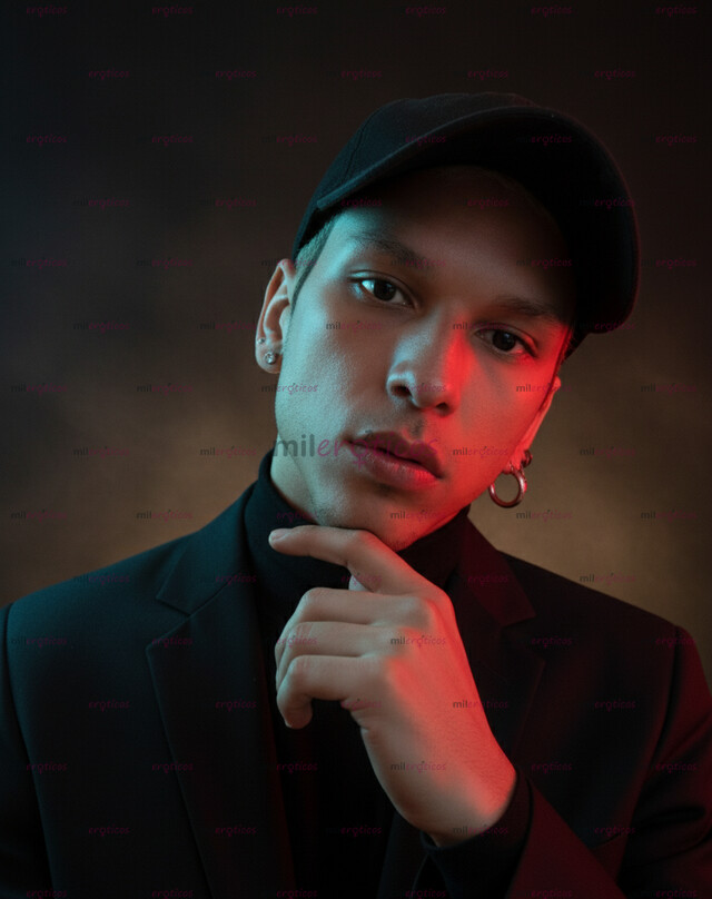 FOTOS DE FLACO, ALTO Y VERGON XL 23 CM DE PLACER.