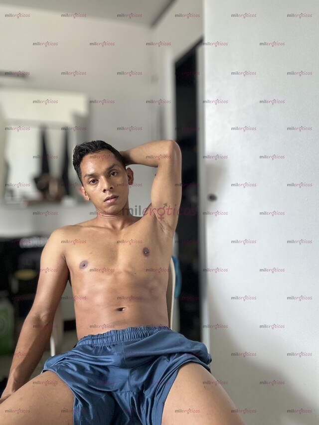 FOTOS DE POLLO COMPLACIENTE DISPUESTO A DARTE EL MEJOR TRATO BOTTOM