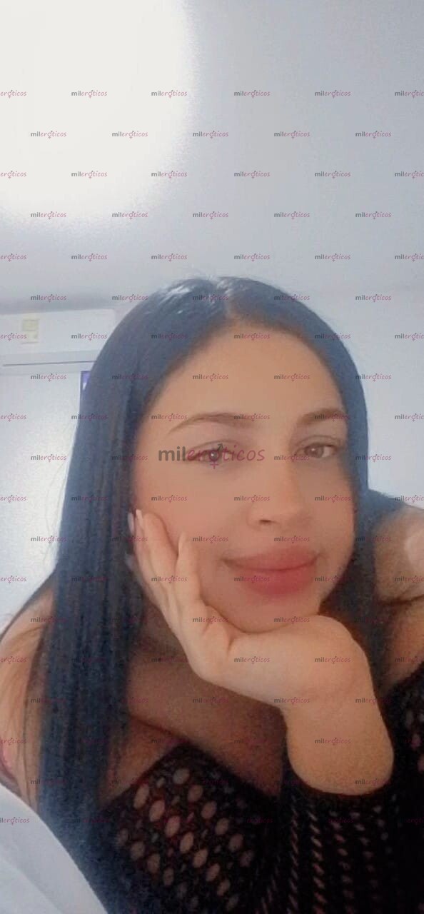 FOTOS DE HERMOSA Y TIERNA PAISITA ADICTA AL. SEXO , SUPER MAMADORA LUXURY, VAGINA ESTRECH