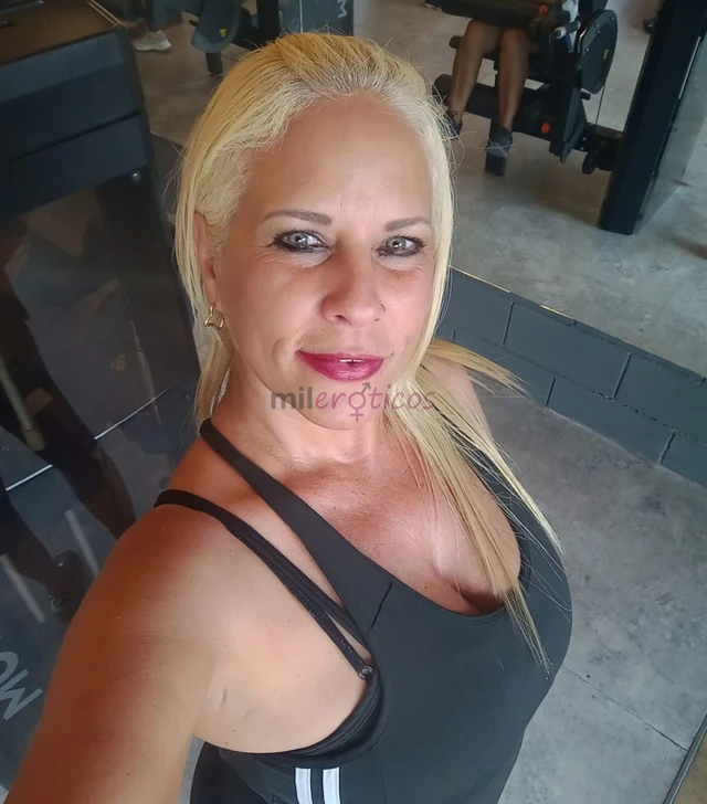Meu nome e jenifer tenho 45 anos sou loira olhos verdes 1 60 de altura realizo fetiche sexting vendo pacote de fotos atendimento virtual video chamada...