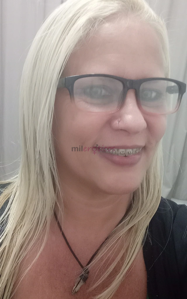 Meu nome e jenifer tenho 45 anos sou loira olhos verdes 1 60 de altura realizo fetiche sexting vendo pacote de fotos atendimento virtual video chamada...