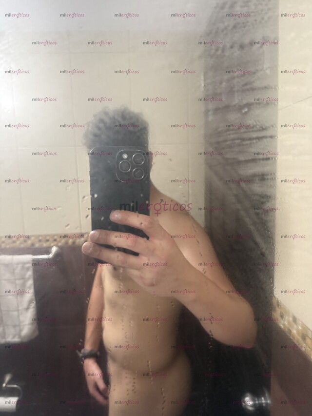 FOTOS DE JEAN CARLOS VENEZOLANO ARDIENTE Y SOBRE TODO MUY COMPLACIENTE.