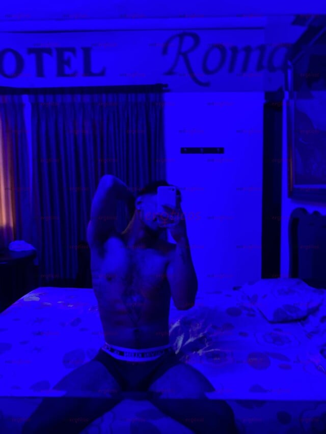 FOTOS DE ACT CERDO MORBOSO, CUMPLO FETICHES, 10 10 EN LA CAMA SOLO GENTE SERIA