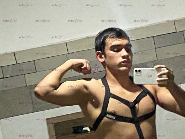 FOTOS DE HOLA SOY ANTHONY UN CHICO HETEROSEXUAL Y ADICTO AL SEXO VERSIÓN HALLOWEEN. .